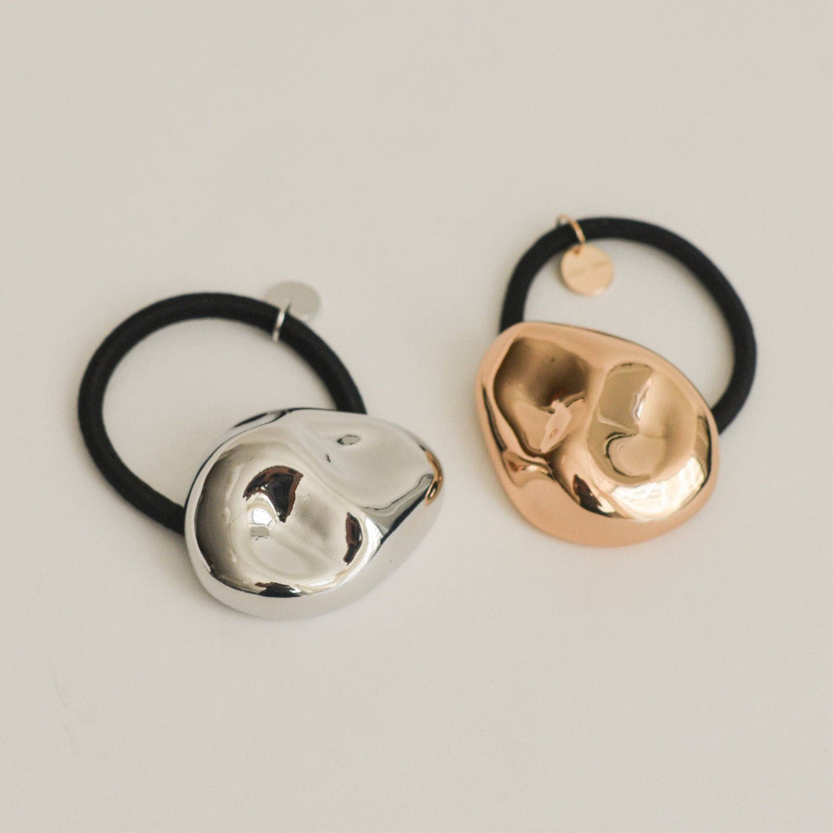 Large Pebble-Shaped Metal Hair Tie | Silver