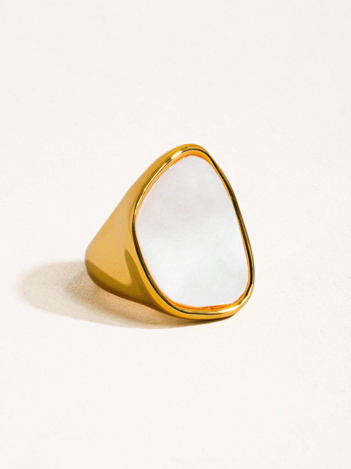 Calypso 18k Gold Natural Shell Statement Ring: White