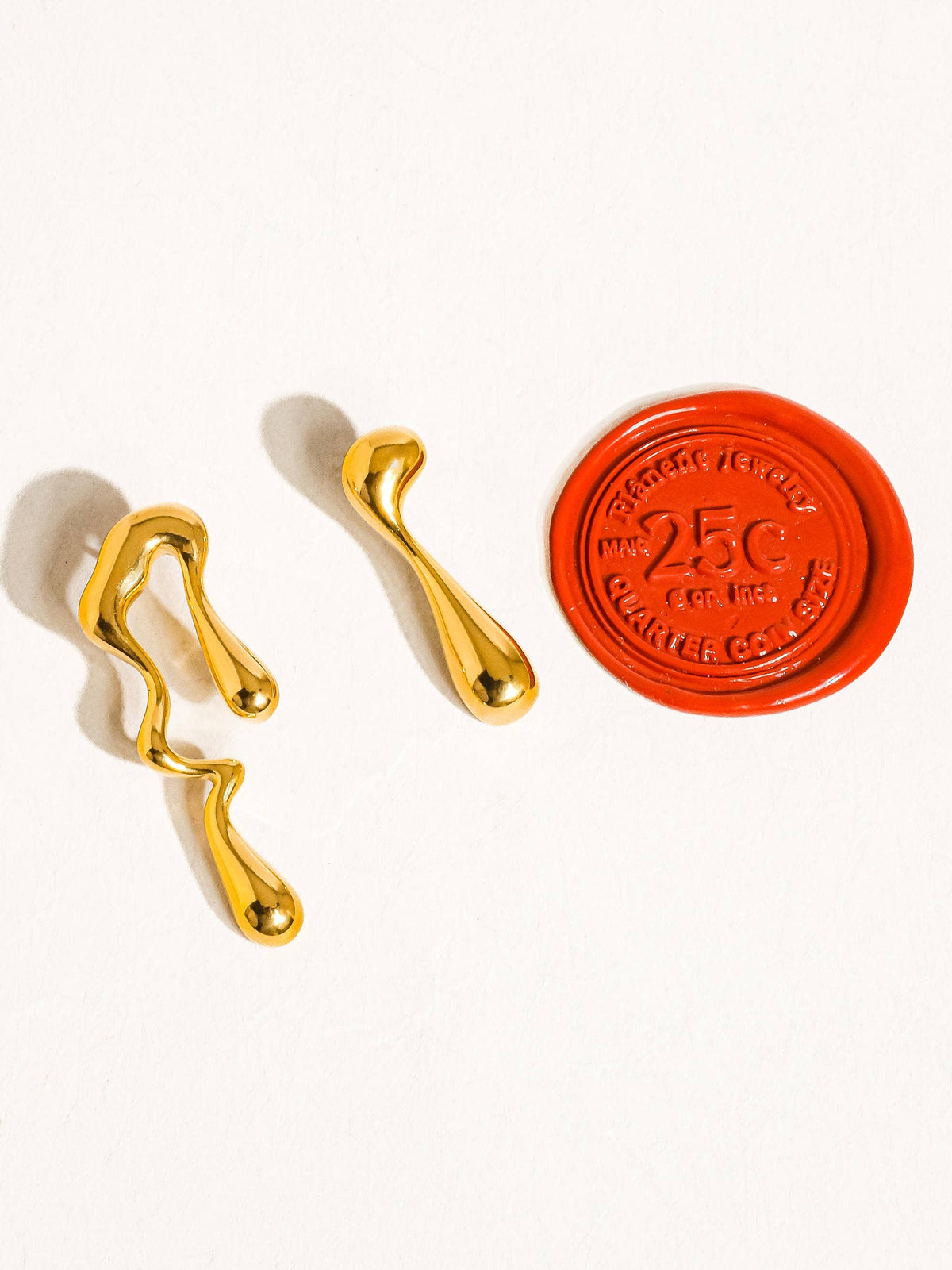Roma 18K Gold Non-Tarnish Mismatch Melted Earring: Silver