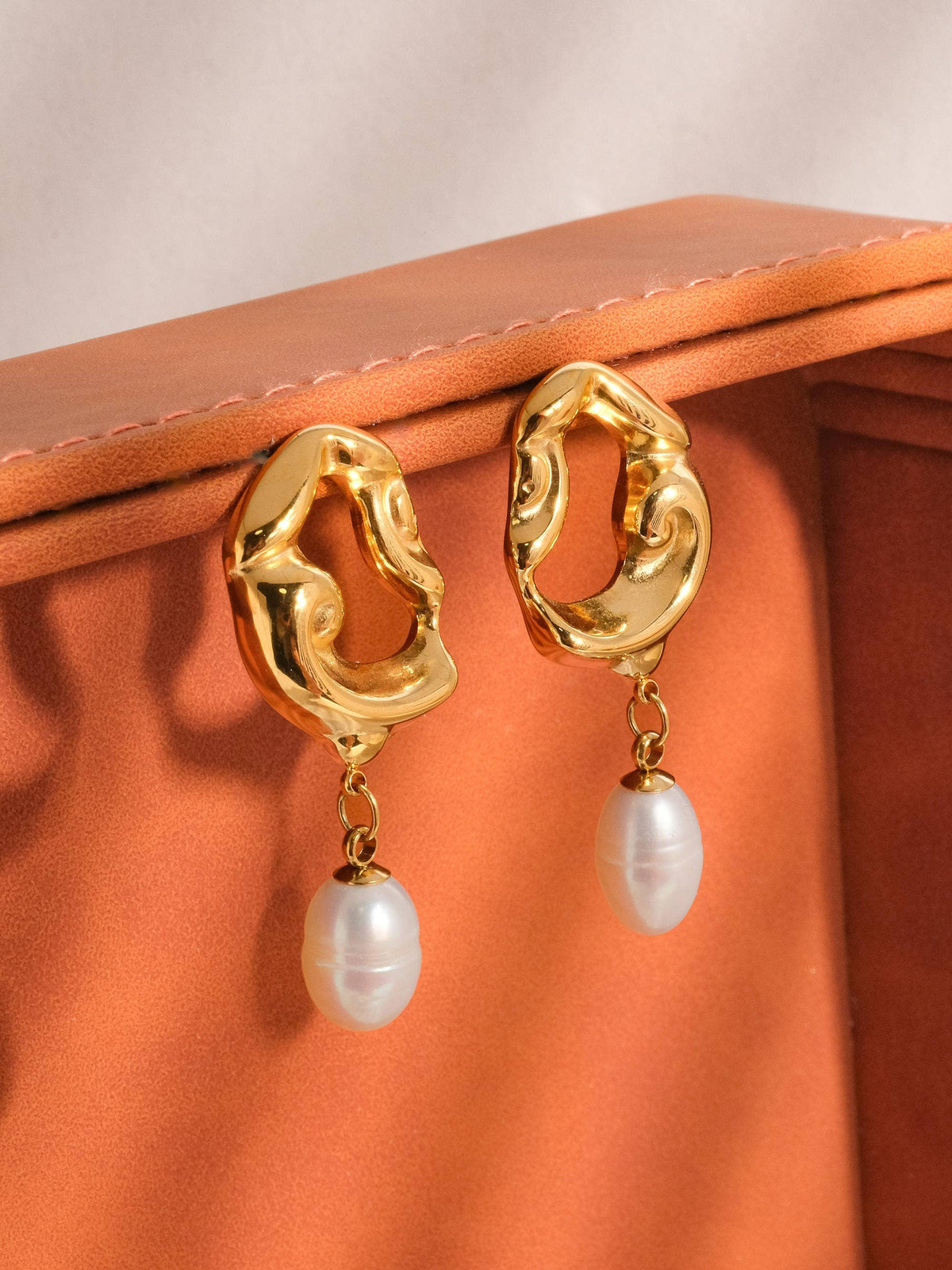 Nerissa 18K Gold Non-Tarnish Abstract Pearl Earring