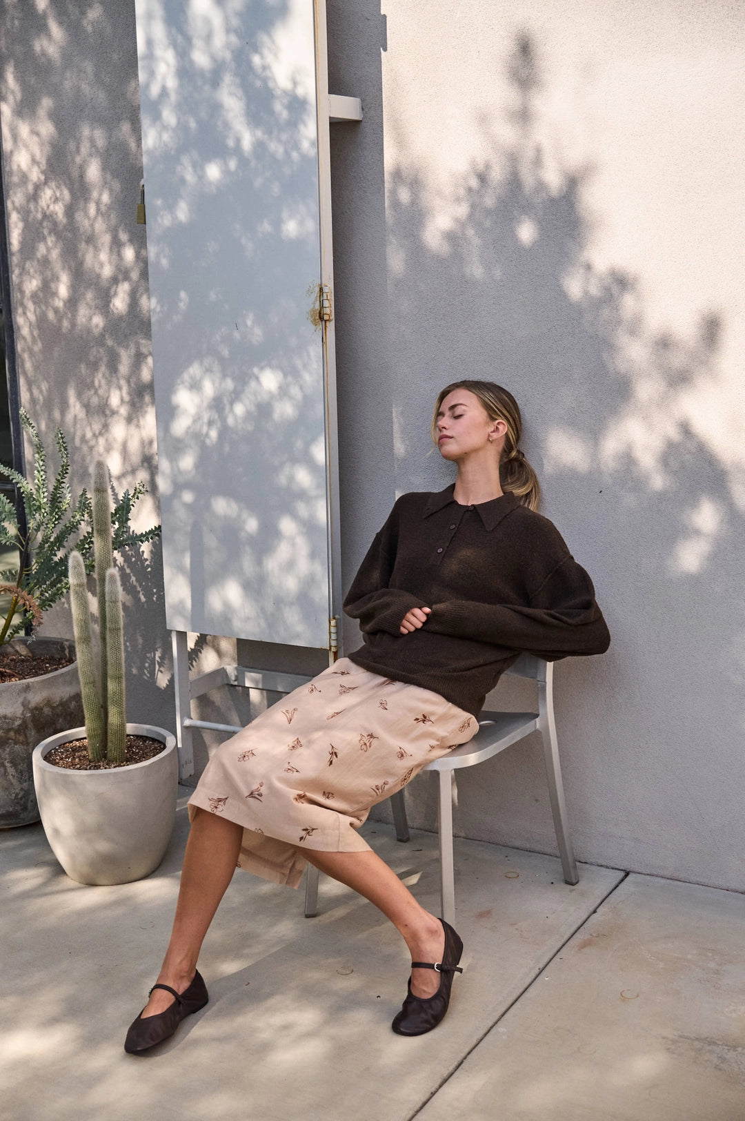 Embroidered pencil skirt
