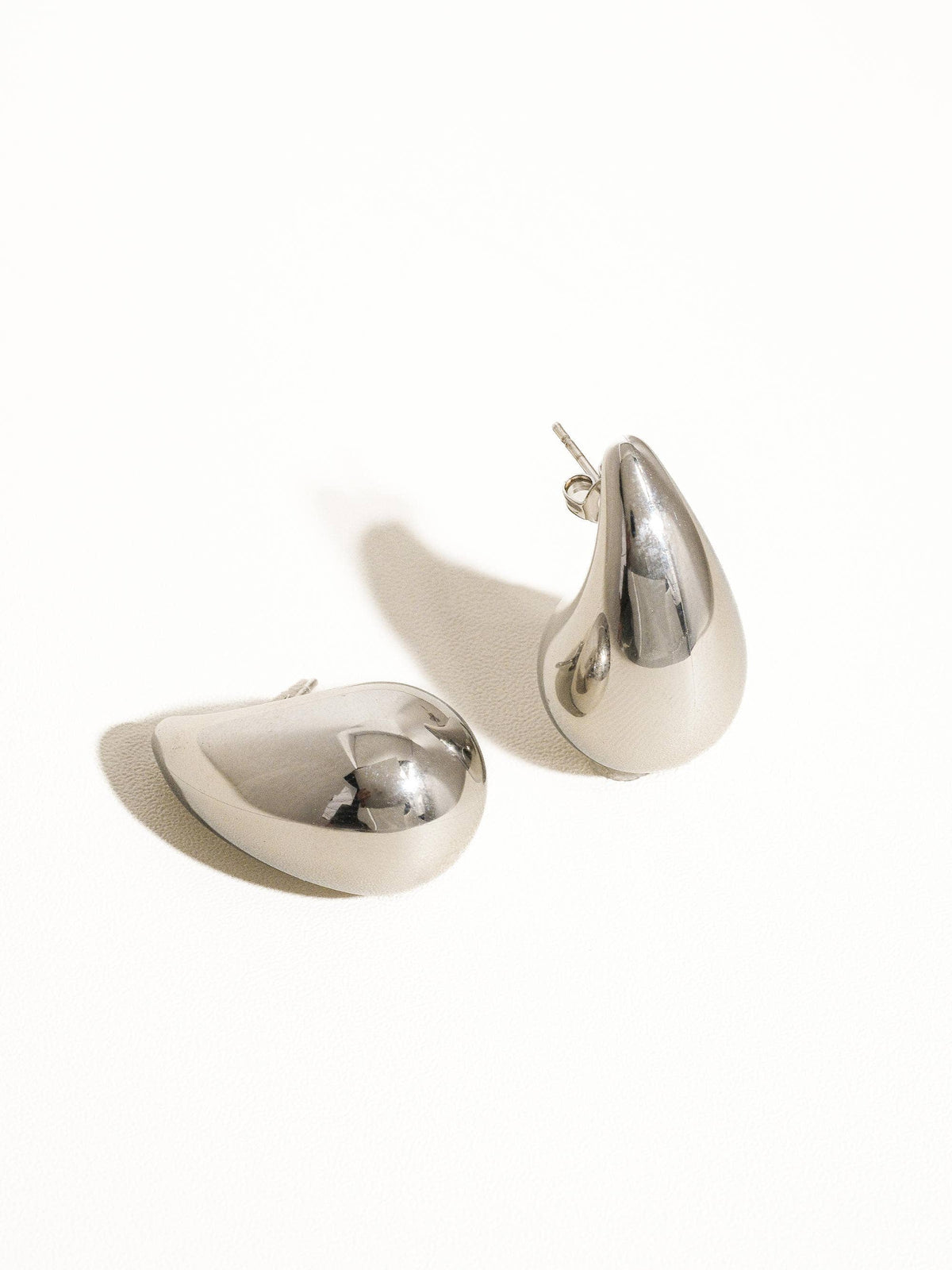 Colette 18K Gold Non-Tarnish Large Huggie Droplet Earring: Silver